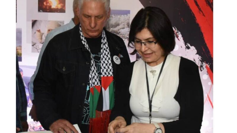 Presidente de Cuba asistió a cierre de debates del Coloquio Patria