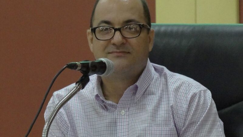 Ernesto Limia en el espacio Libro a la carta