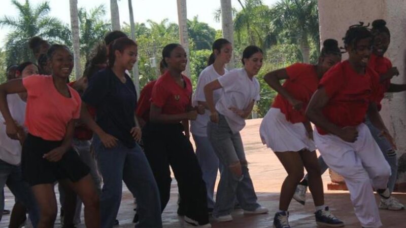 Celebran seis décadas de la Escuela Nacional de Danza