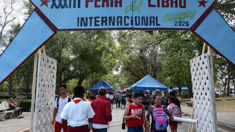Libros de bolsillo, entre las atractivas propuestas de la feria en Camagüey
