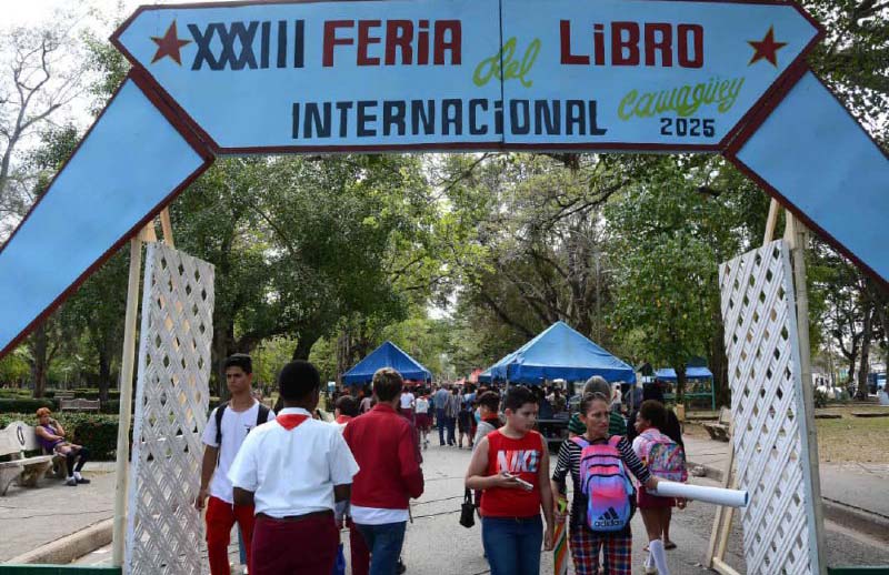 Libros de bolsillo, entre las atractivas propuestas de la feria en Camagüey