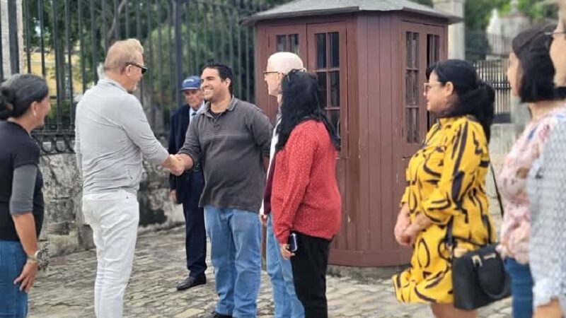 Kevin Costner de visita en Cuba por segunda ocasión