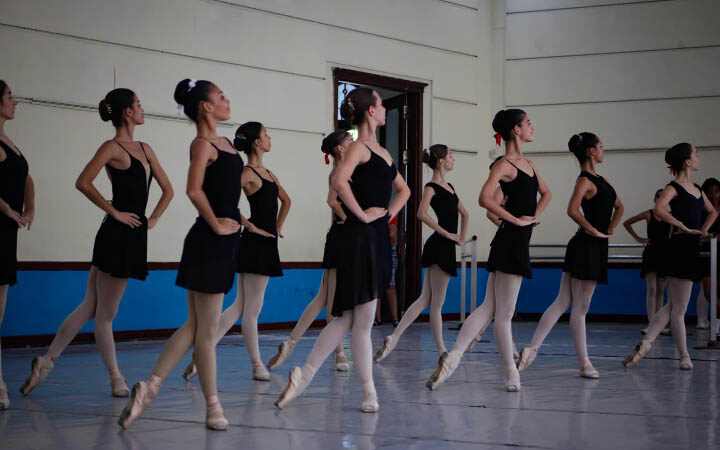 Inició el Concurso Internacional para Estudiantes de Ballet 2025