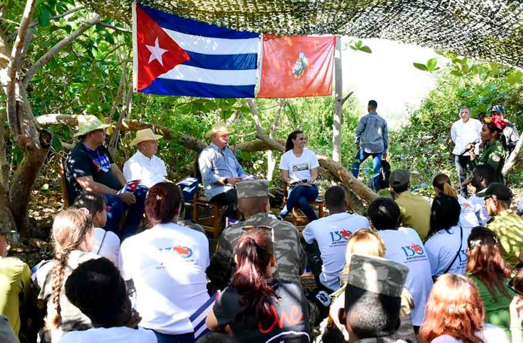 Díaz-Canel: Cuba sostiene combate del honor contra la adversidad