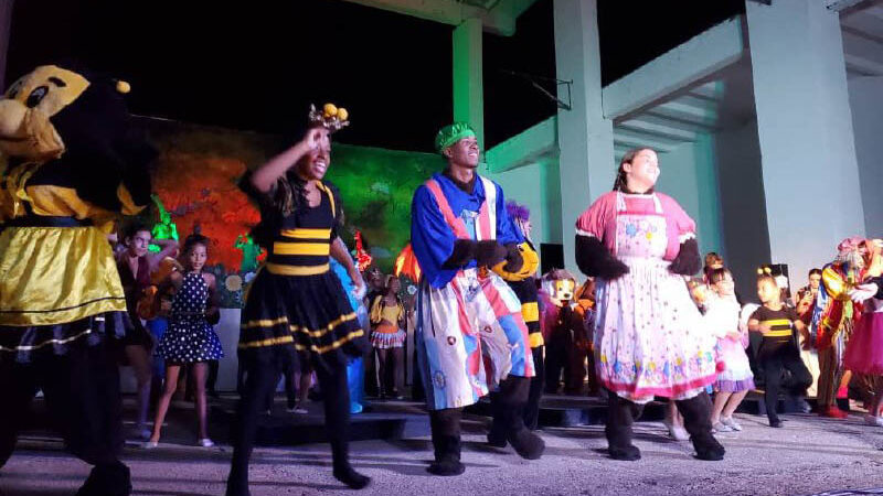 Gala cultural celebra aniversario 64 de la victoria de Playa Girón