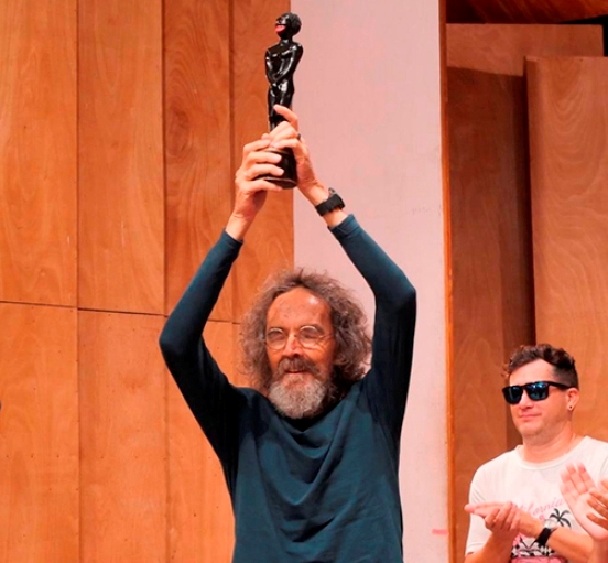 Recibe Moisés Rodríguez Premio Nacional de Humorismo 2024