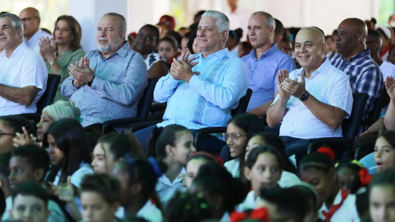 Asiste Presidente cubano a reapertura del Palacio Central de Pioneros Ernesto Che Guevara