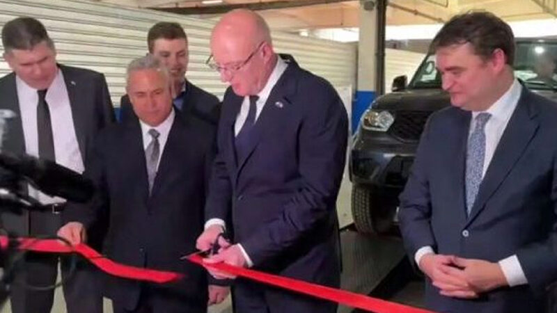 Presentan primer vehículo ruso ensamblado en Cuba