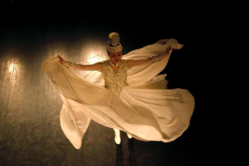 Actriz y bailarina china presentará en Cuba la Danza de los tazones en la cabeza