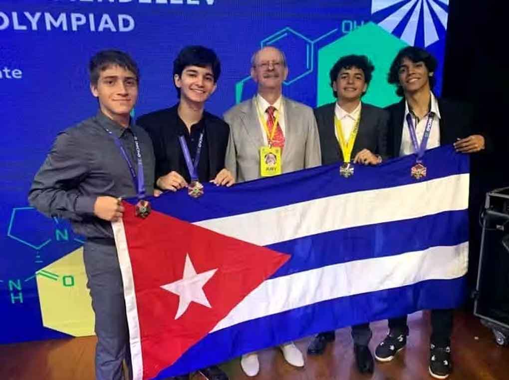 Cuba gana plata y tres bronces en olimpiada de química en Brasil