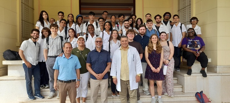 Estudiantes de universidad estadounidense visitan Facultad de Ciencias Médicas Victoria de Girón