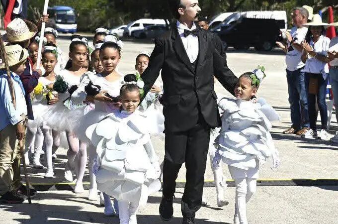 Homenaje a Martí, de oriente a occidente