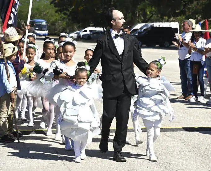 Homenaje a Martí, de oriente a occidente