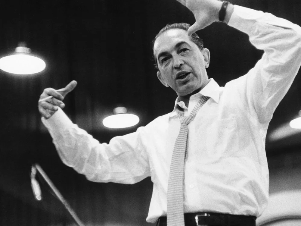 Media hora con su intérprete, Percy Faith