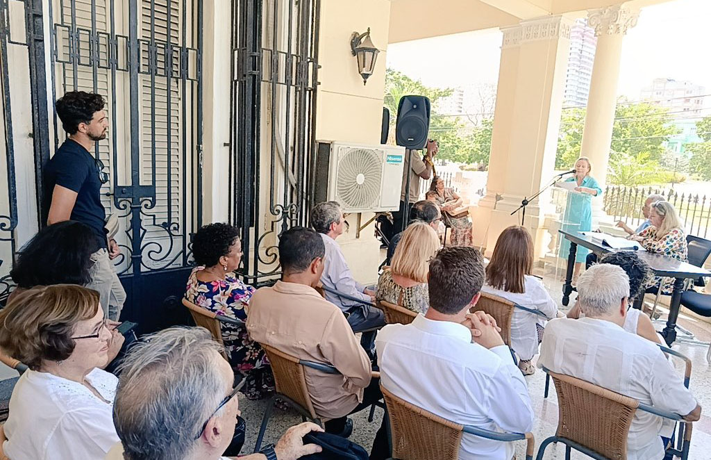 Presentan libro sobre Jardines de la Reina en sede de la Unesco en Cuba