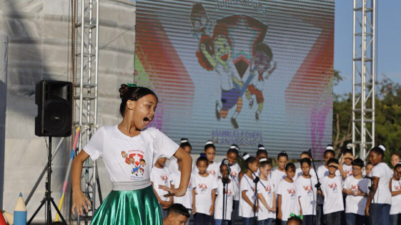 Los pioneros en Cuba: artífices del futuro