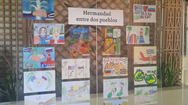 Inauguran exposición de la amistad entre Cuba y Rusia
