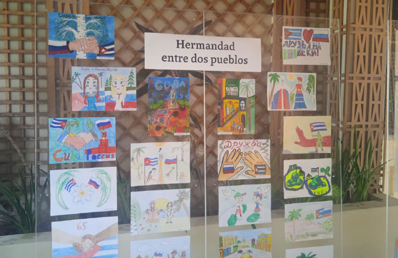 Inauguran exposición de la amistad entre Cuba y Rusia