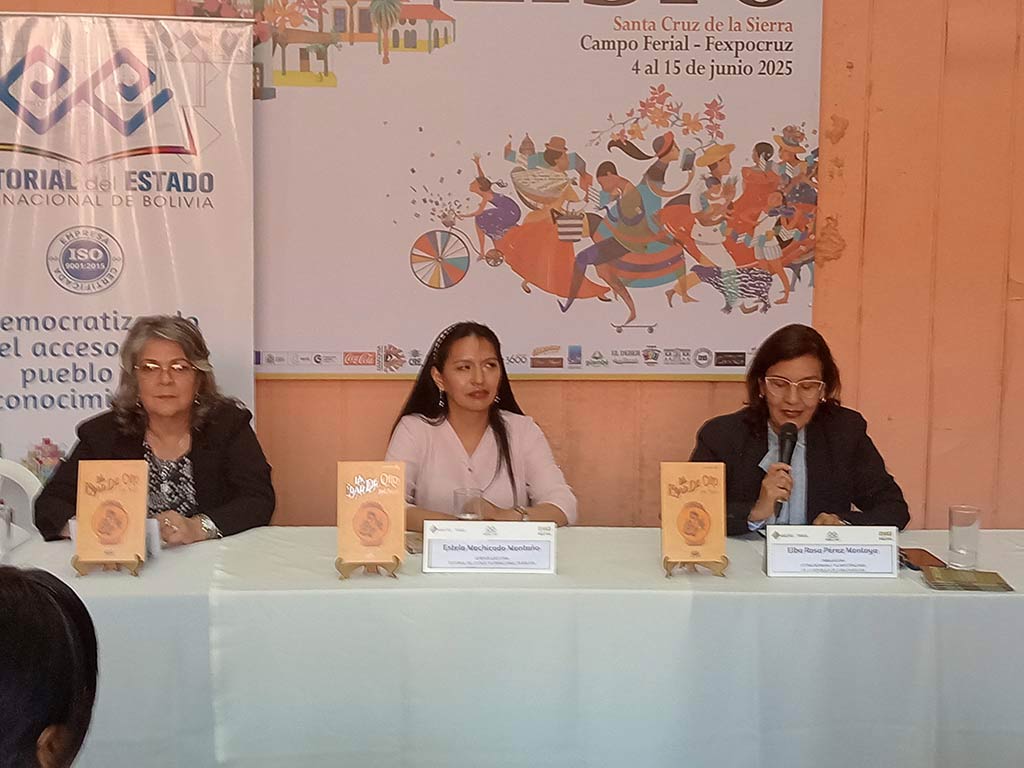 Embajadora de Cuba en Bolivia presenta La Edad de Oro en feria