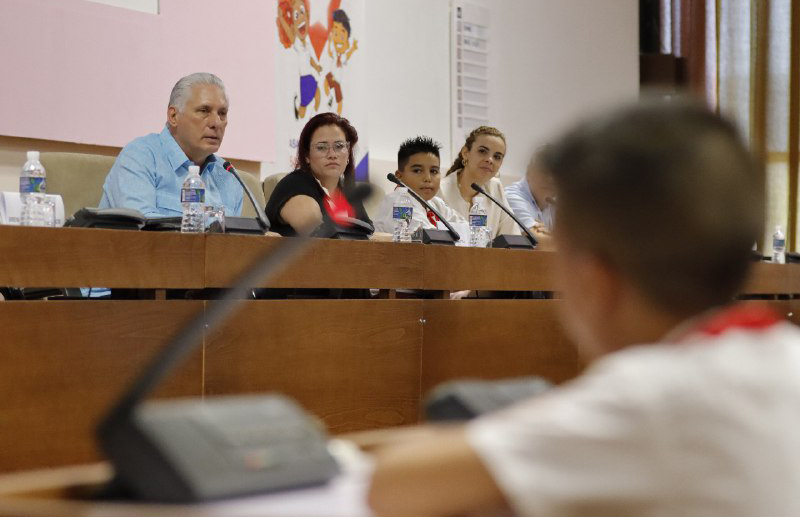 Asiste Díaz-Canel a la Asamblea Nacional de los Pioneros