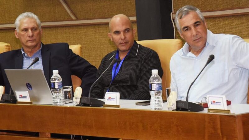 Díaz-Canel exhorta a dinamizar transformación digital en Cuba