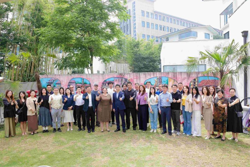 Abre sus puertas en China Centro Cultural de Cuba
