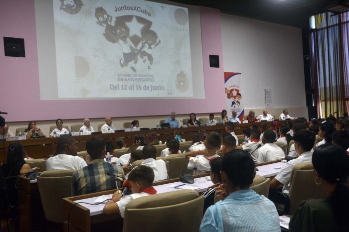 Cuba: En las manos de los pioneros está el futuro