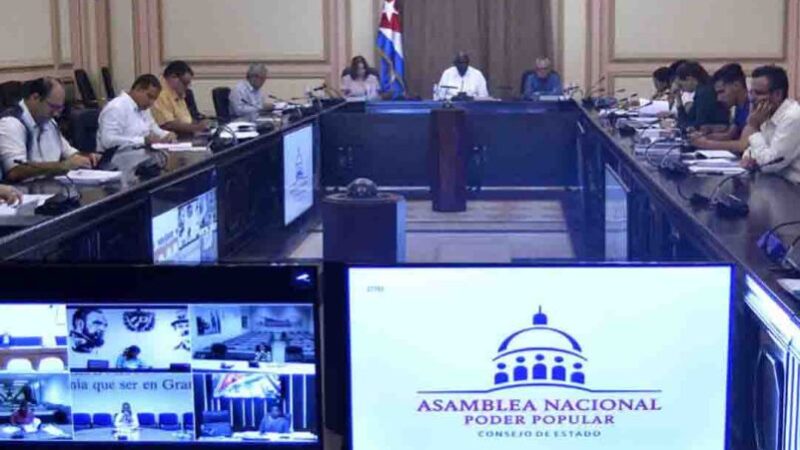 Evalúa Consejo de Estado Programa de Gobierno en Cuba