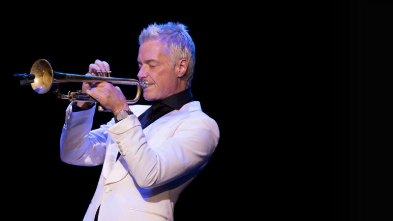 Media hora con su intérprete, Chris Botti