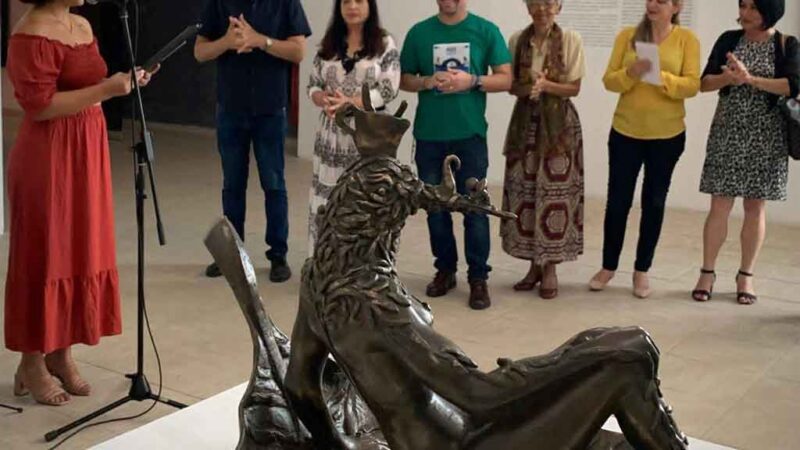 Recibe Zayda del Río Premio Maestro de Juventudes