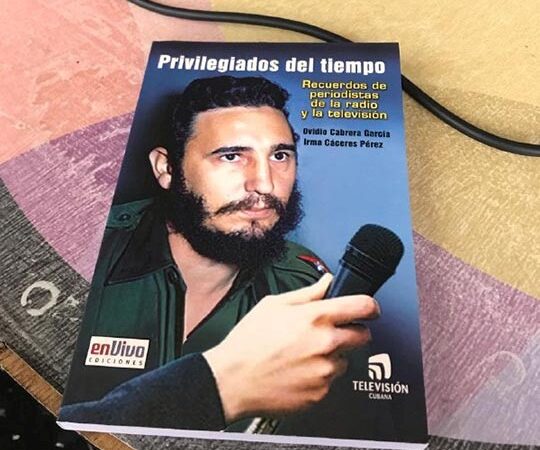 Presentarán en la Librería Fayad Jamís el libro Privilegiados del tiempo