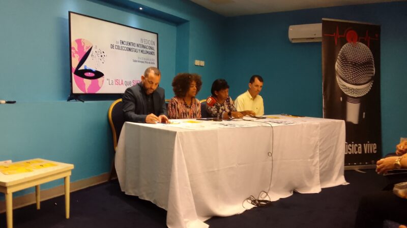 Coleccionistas y Melómanos en Encuentro Internacional por el vinilo