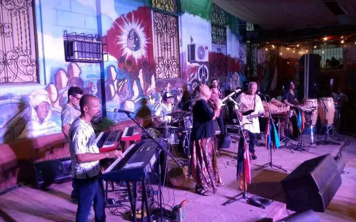 Síntesis: un canto a las raíces en el Festival del Caribe