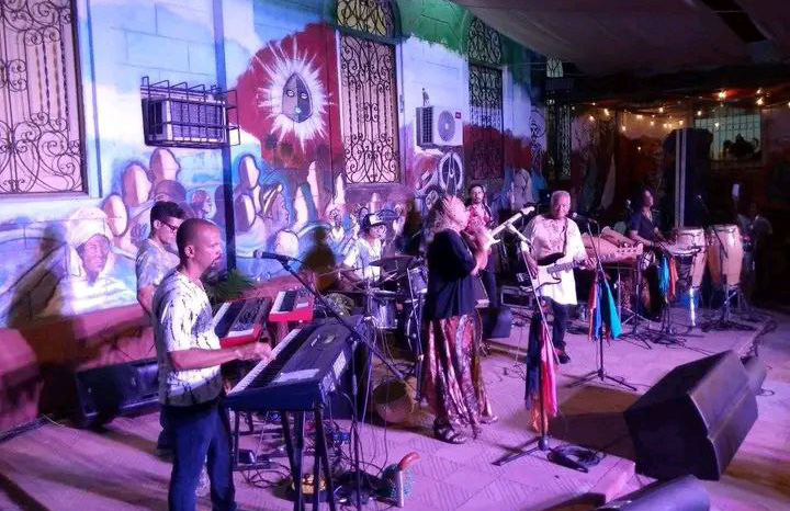 Síntesis: un canto a las raíces en el Festival del Caribe