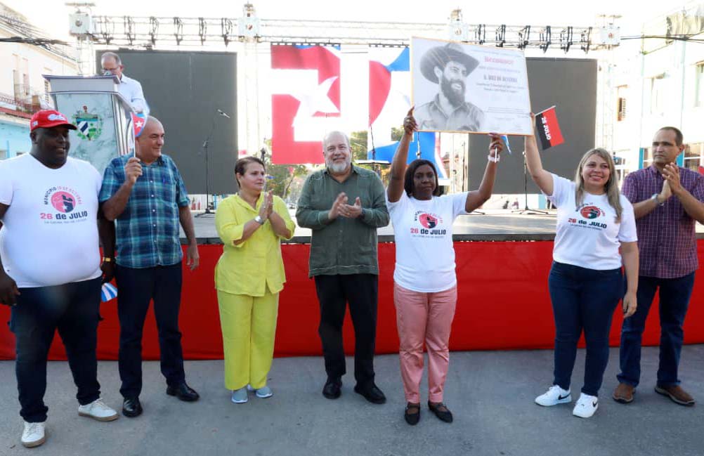 Preside Primer Ministro acto en la capital cubana por el Día de la Rebeldía Nacional