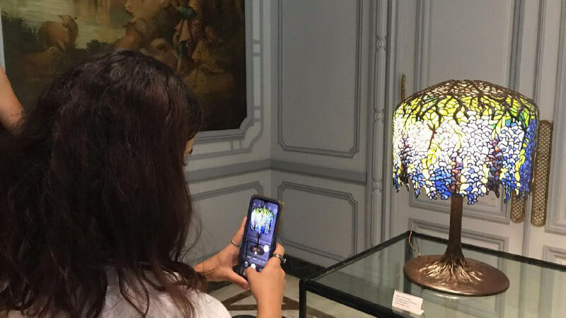 Piezas de Tiffany en exposición en el Museo Nacional de Artes Decorativas