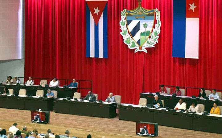 Parlamento cubano evaluará este jueves  marcha del programa energético