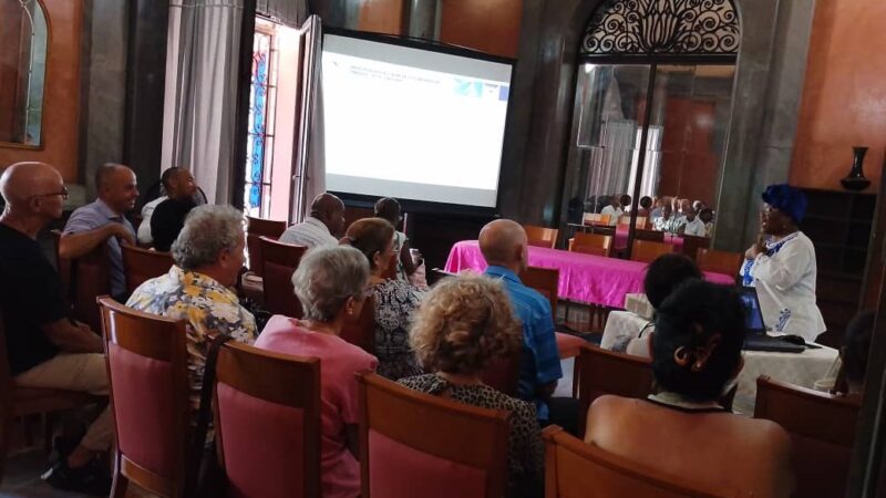 Provechoso intercambio entre estudiantes y catedráticos para internacionalización del currículo de lenguas extranjeras