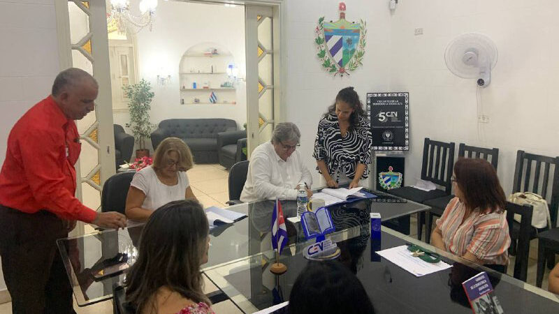 Consejo Electoral firma convenio en materia de comunicación