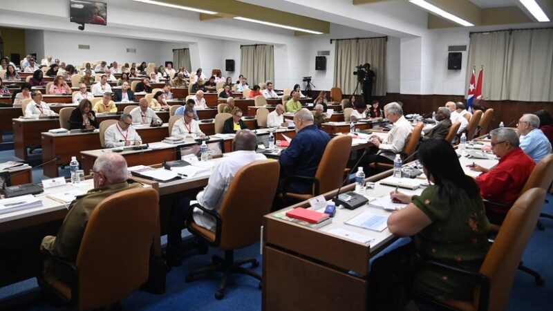 Partido Comunista de Cuba analiza temas medulares de la sociedad