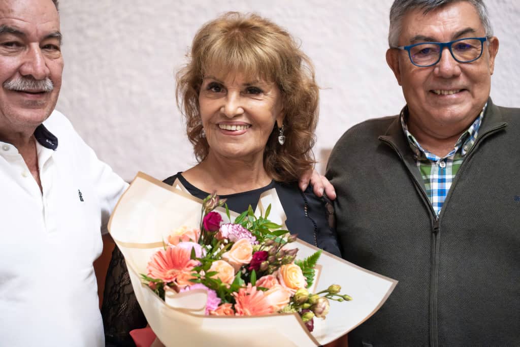 Recibió Mirtha Ibarra el Drago Milenario, símbolo de la ciudad de Icod de los Vinos