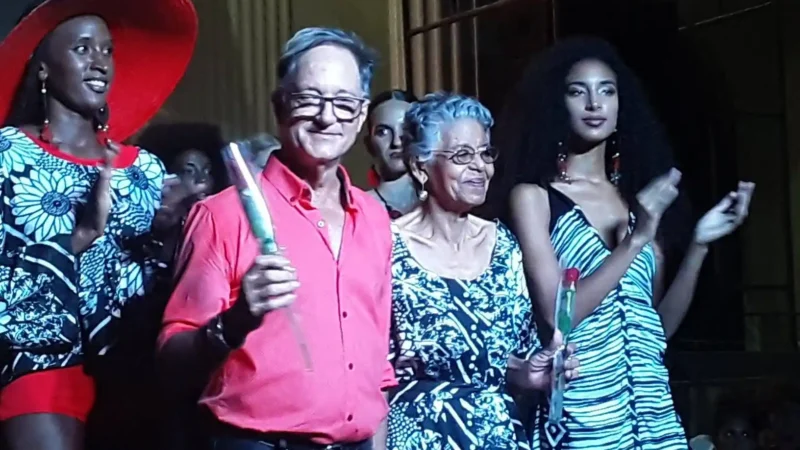 Diseñador cubano Oscar de la Portilla deslumbra sobre la pasarela