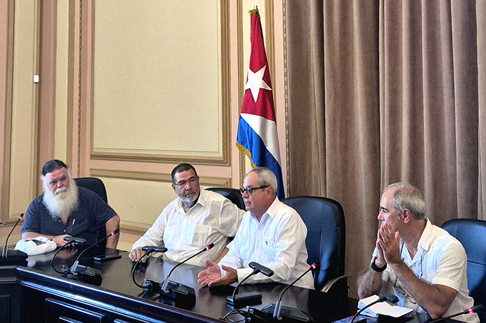 Agradece Parlamento cubano solidaridad de Brigada Medicuba España