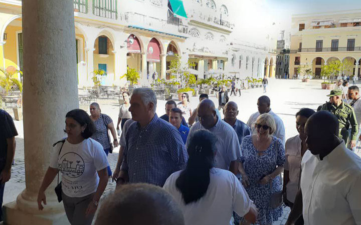 Presidente cubano visita sitios de interés recreativo y patrimonial