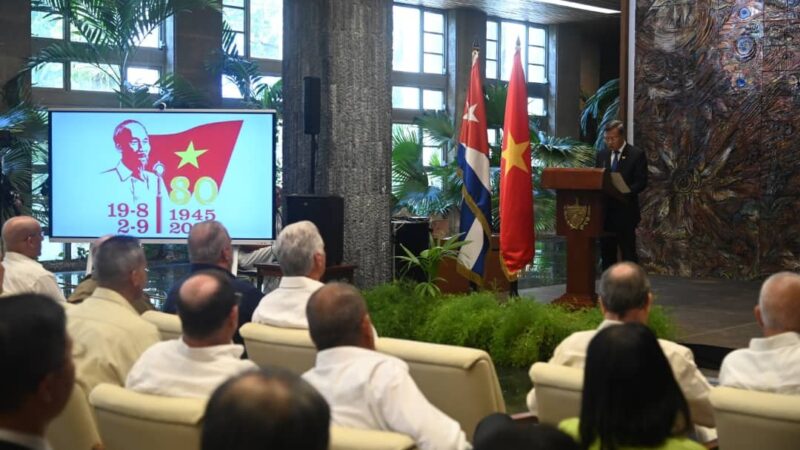 Encabezó Díaz-Canel conmemoración en Cuba de gestas de Vietnam