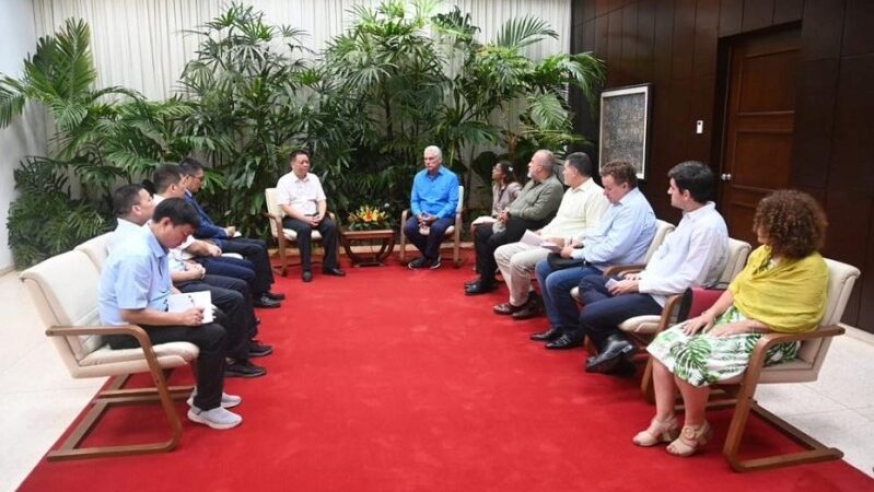 Intercambia Díaz-Canel con empresarios chinos del sector cañero-azucarero