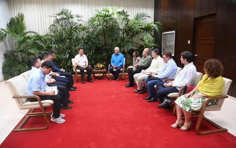 Intercambia Díaz-Canel con empresarios chinos del sector cañero-azucarero