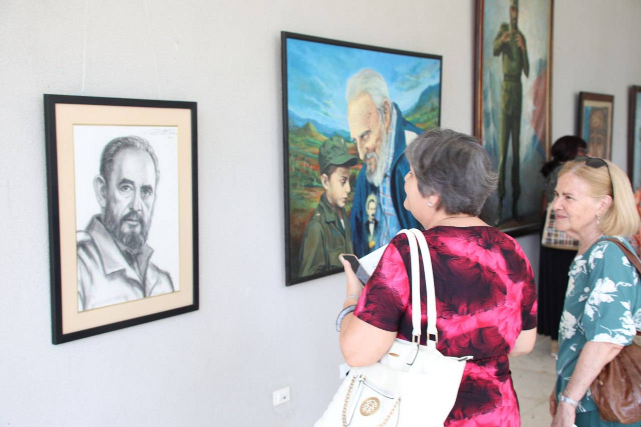 Fidel Castro y las mujeres en defensa de la patria