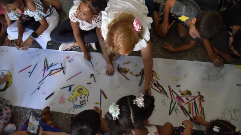 Entre juegos y risas, niños festejan en Cuba al personaje Elpidio Valdés