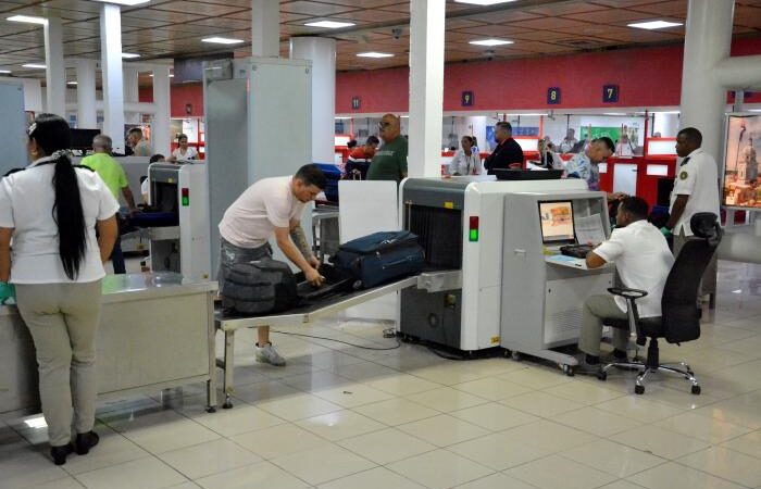 Prorrogan beneficio arancelario a la importación sin carácter comercial de alimentos, aseo y medicamentos